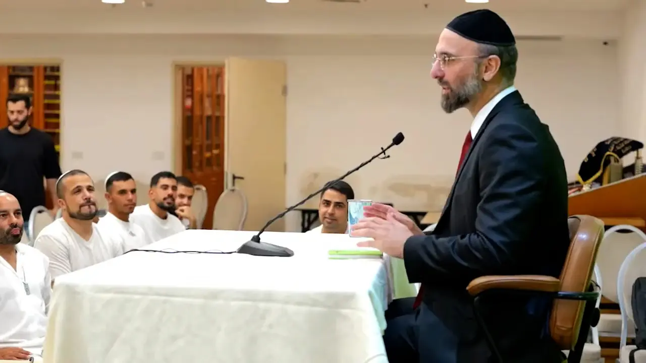 הרב רפאל אוחיון נושא הרצאה באירוע